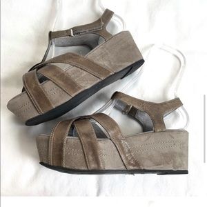 Platform sandals